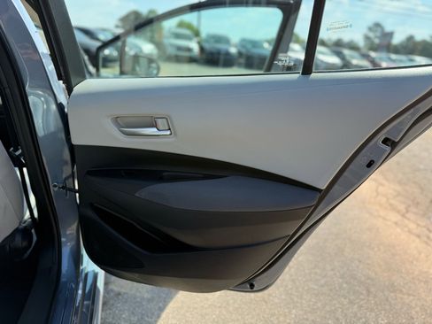 Used 2021 Toyota Corolla L image 31