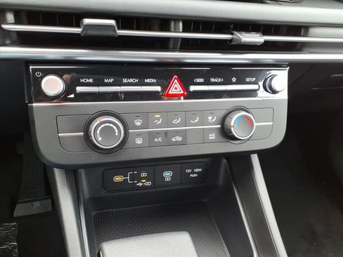 New 2026 Hyundai Santa Cruz SE AWD/4WD image 17