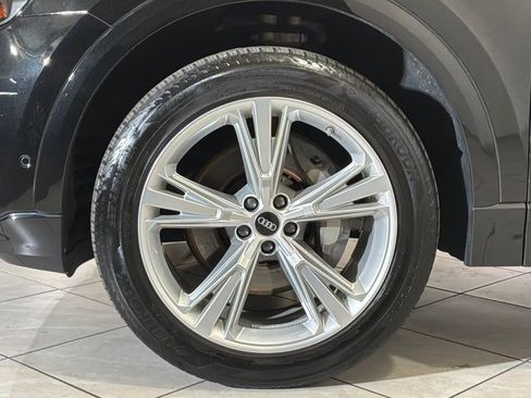 Used 2023 Audi Q8 Premium w/ Convenience Package image 15