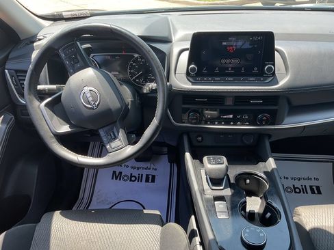 Certified 2026 Nissan Rogue SV AWD/4WD image 11