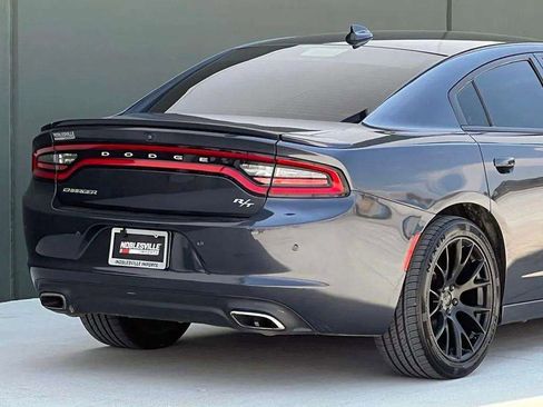 Used 2018 Dodge Charger R/T w/ Navigation & Travel Group RWD image 28
