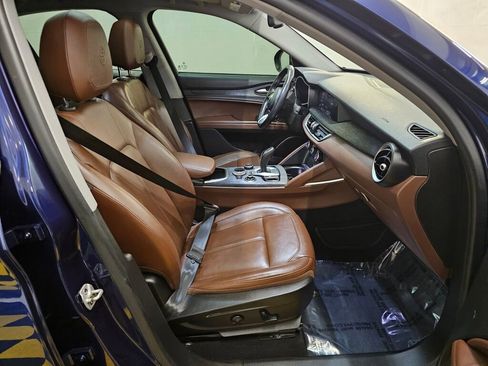 Used 2021 Alfa Romeo Stelvio Sprint w/ Nero Edizione image 11