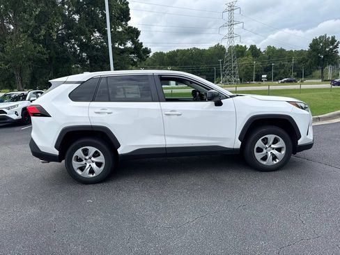 Used 2023 Toyota RAV4 LE FWD image 7