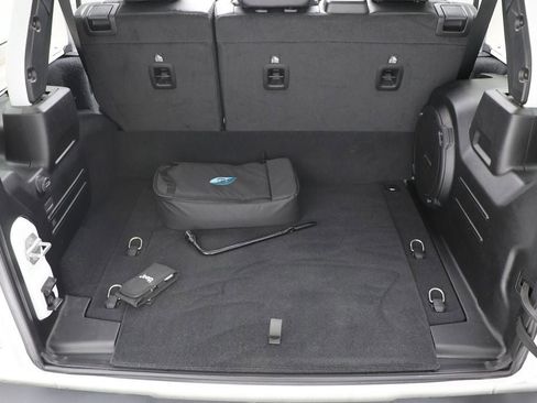 Used 2023 Jeep Wrangler Unlimited Sahara image 26