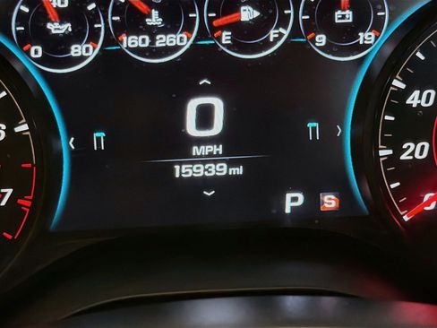 Used 2018 Chevrolet Camaro SS RWD image 7