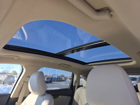 Used 2017 Lincoln MKX Reserve w/ Enhanced Security Package image 3