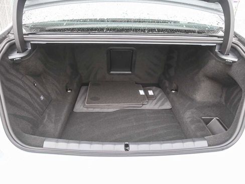 Used 2026 BMW 750e xDrive image 22