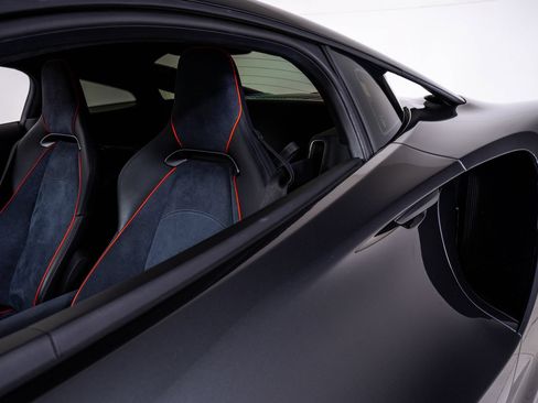 Used 2025 McLaren Artura RWD image 13