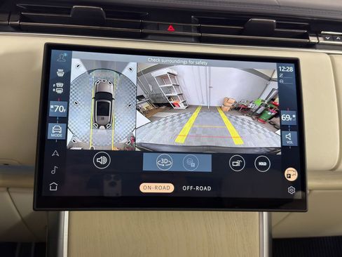 Used 2024 Land Rover Range Rover SE image 27