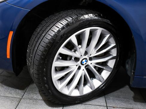 Used 2023 BMW 530i xDrive w/ Premium Package image 7