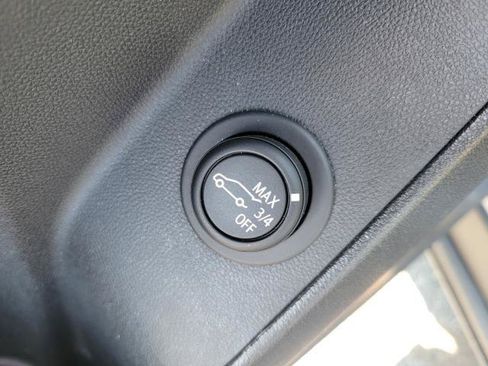 Used 2024 Chevrolet Equinox LT FWD image 19