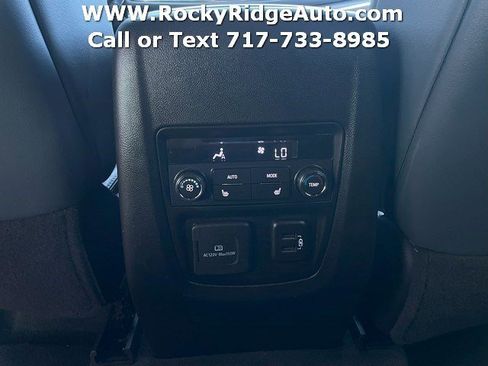 Used 2024 Buick Enclave Premium image 26