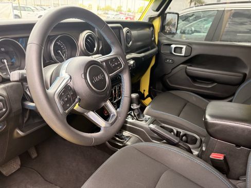 Used 2023 Jeep Wrangler Unlimited Rubicon 4xe AWD/4WD image 16