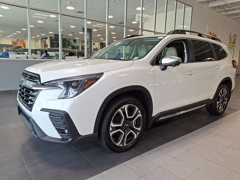 Used 2023 Subaru Ascent Limited w/ Technology Package AWD/4WD image 3
