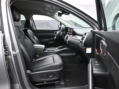 Used 2023 Kia Sorento EX AWD/4WD image 30