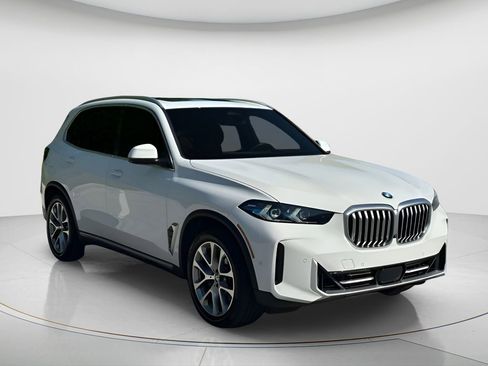 Certified 2024 BMW X5 sDrive40i w/ Premium Package RWD image 4