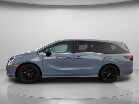 Used 2023 Honda Odyssey Sport image 3