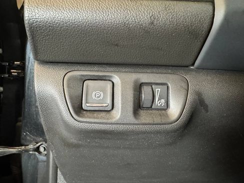 Used 2023 GMC Acadia SLE w/ Elevation Edition AWD/4WD image 18