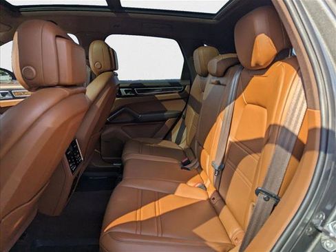 Used 2023 Porsche Cayenne S image 19