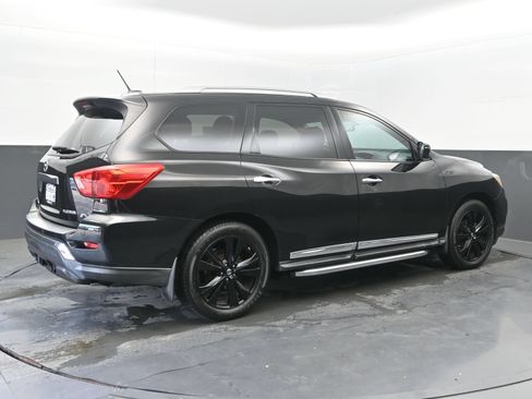 Used 2017 Nissan Pathfinder Platinum w/ Midnight Edition Package FWD image 7