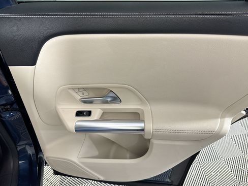 Used 2023 Mercedes-Benz GLA 250 4MATIC w/ Premium Package image 25
