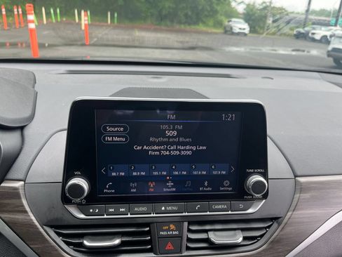 Used 2025 Nissan Altima 2.5 SV FWD image 20