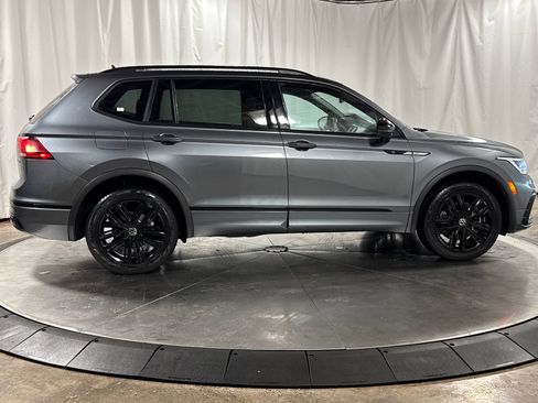 Used 2022 Volkswagen Tiguan SE R-Line AWD/4WD image 6