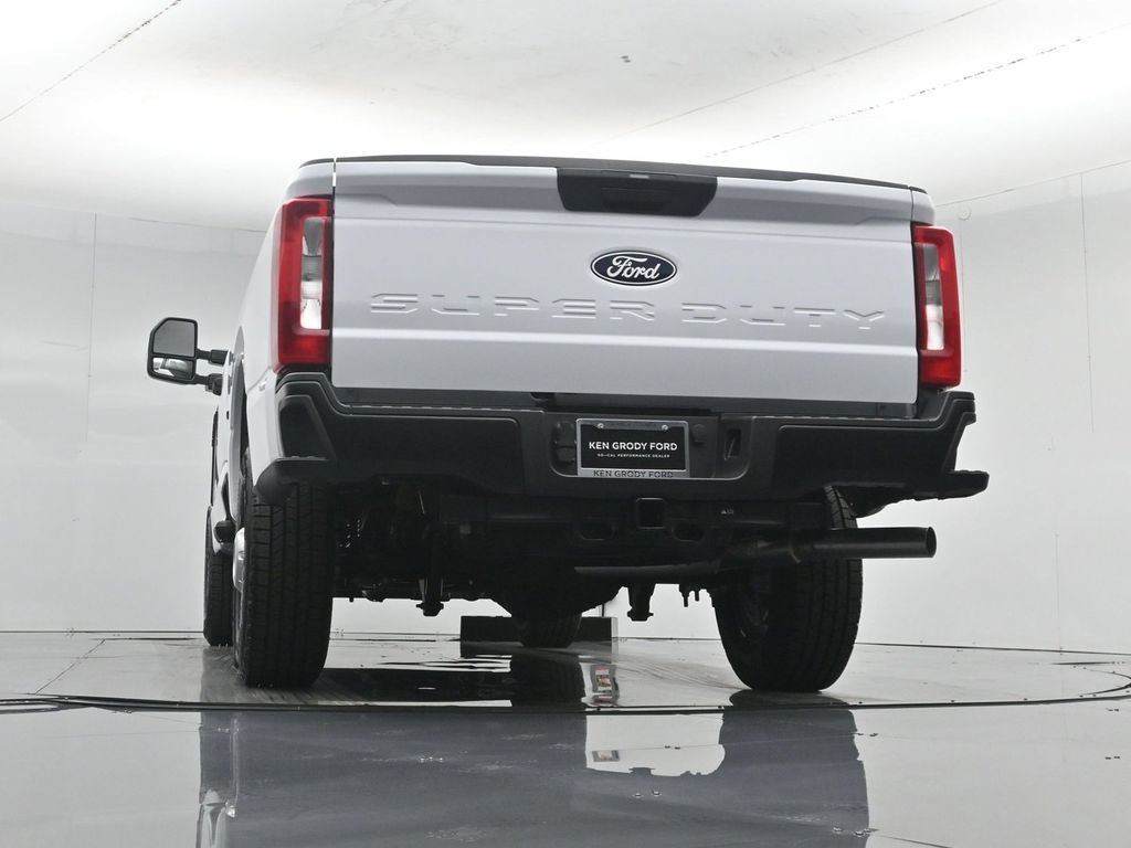 New 2027 Ford F350 XL w/ XL Chrome Package RWD image 44