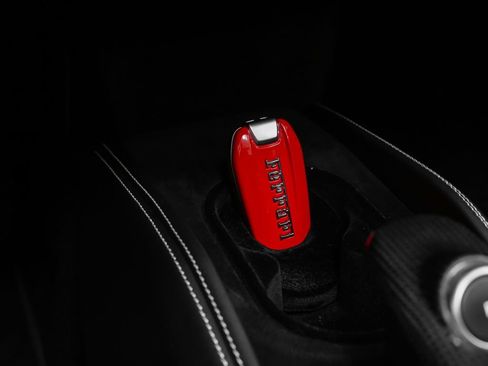 Certified 2021 Ferrari F8 Tributo RWD image 61