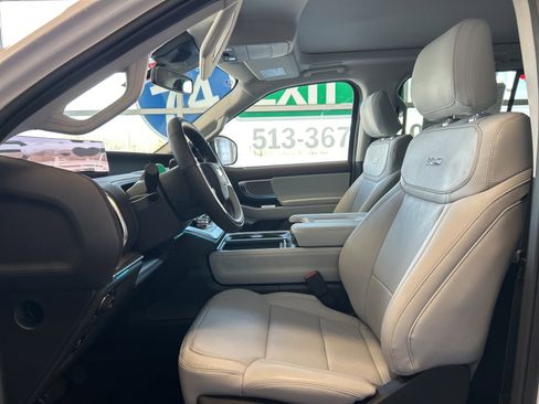 New 2025 Ford Expedition Max Platinum w/ Driver's Package image 22