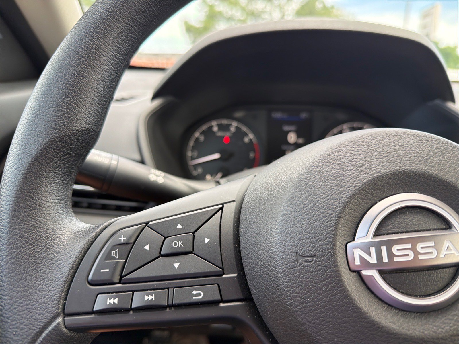 Used 2025 Nissan Altima 2.5 S FWD image 15