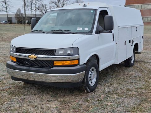 New 2025 Chevrolet Express 3500 Work Van w/ Power Convenience Package image 3