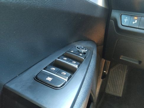 Used 2023 Kia Forte LXS w/ LXS Technology Package FWD image 27