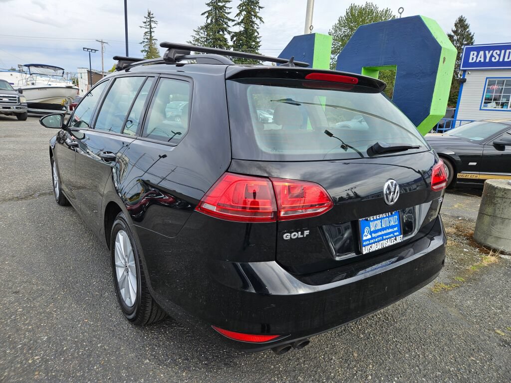 Used 2016 Volkswagen Golf S FWD image 3