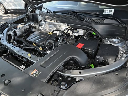 Used 2025 Chevrolet Trax LT w/ LT Convenience Package image 15