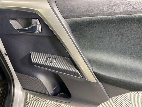 Used 2015 Toyota RAV4 XLE image 25