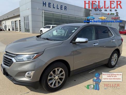 Used 2018 Chevrolet Equinox LT FWD image 1