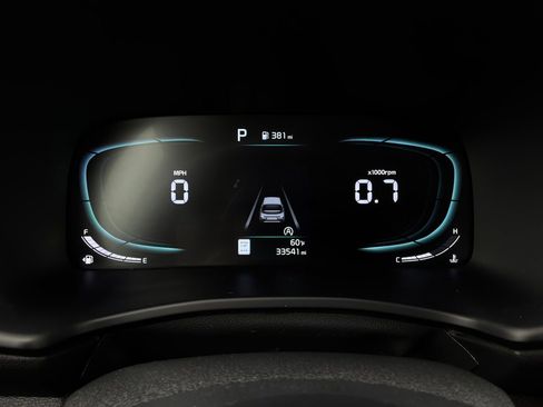 Used 2025 Kia Soul LX w/ LX Technology Package FWD image 33
