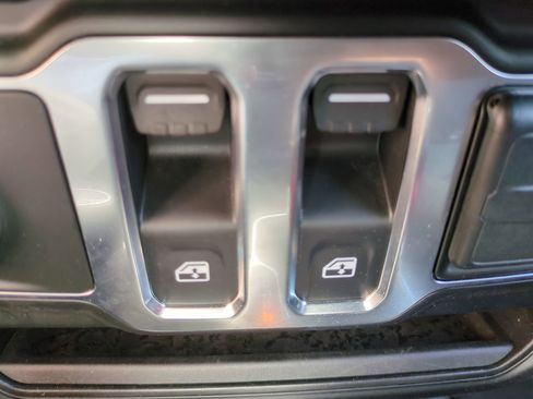 Used 2024 Jeep Wrangler Sport S image 20