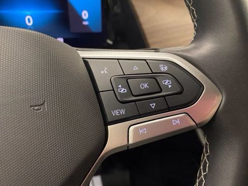 Used 2024 Volkswagen Atlas SE AWD/4WD image 33