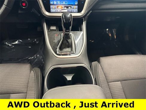 Used 2022 Subaru Outback Premium image 16