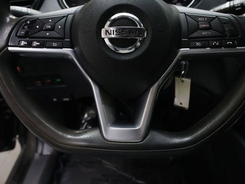 Used 2017 Nissan Rogue S image 18