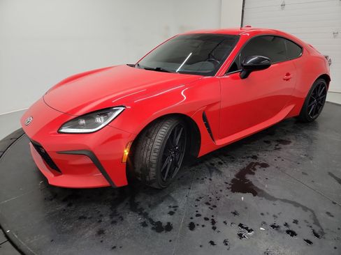 Used 2022 Toyota GR86 Premium w/ ALL Weather Mat Package (TMS) RWD image 3