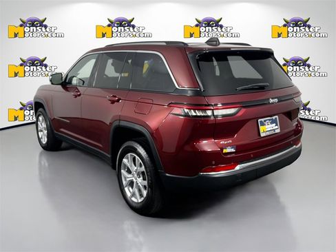 Used 2023 Jeep Grand Cherokee Limited image 7
