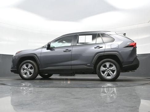 Used 2022 Toyota RAV4 LE AWD/4WD image 27