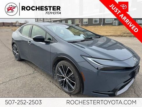 Used 2024 Toyota Prius XLE image 1