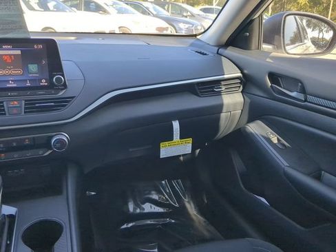 Certified 2025 Nissan Altima 2.5 S FWD image 15
