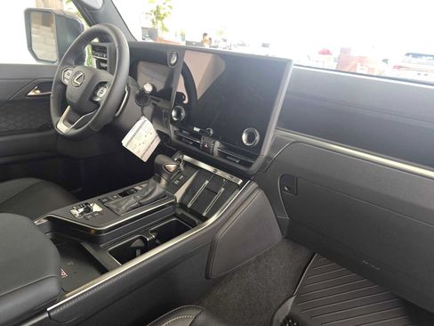New 2026 Lexus GX 550 AWD/4WD image 11