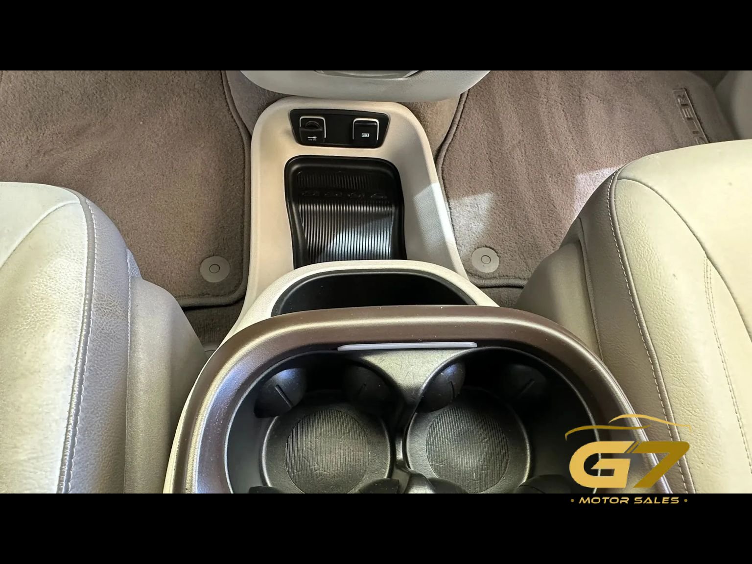 Used 2017 Chrysler Pacifica Touring-L Plus FWD image 11