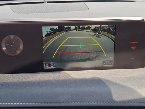 Used 2019 Lexus UX 200 w/ Premium Package FWD image 17